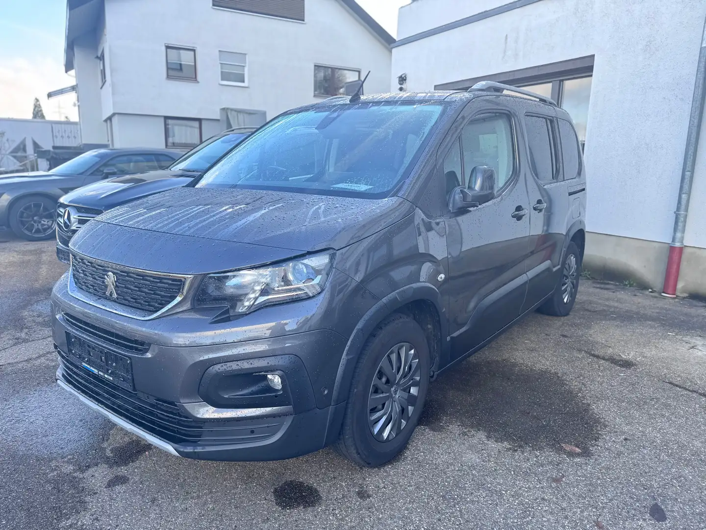 Peugeot Rifter Allure L1/110PS/AHK/Klimaautomatik/Sitzheizung/PDC Grau - 1
