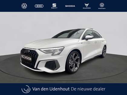 Audi A3 Limousine 30 TFSI 110pk S edition / Panoramadak /