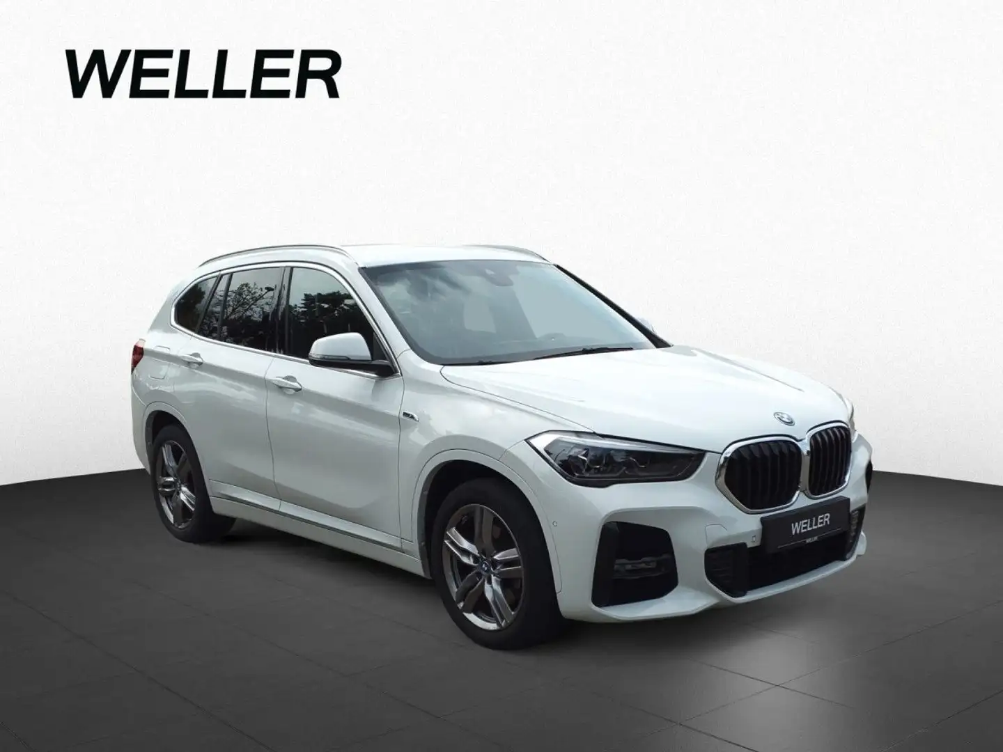 BMW X1 xDrive25e M SPORT NaviPlus LED HUD AHK HiFi PDC Weiß - 2