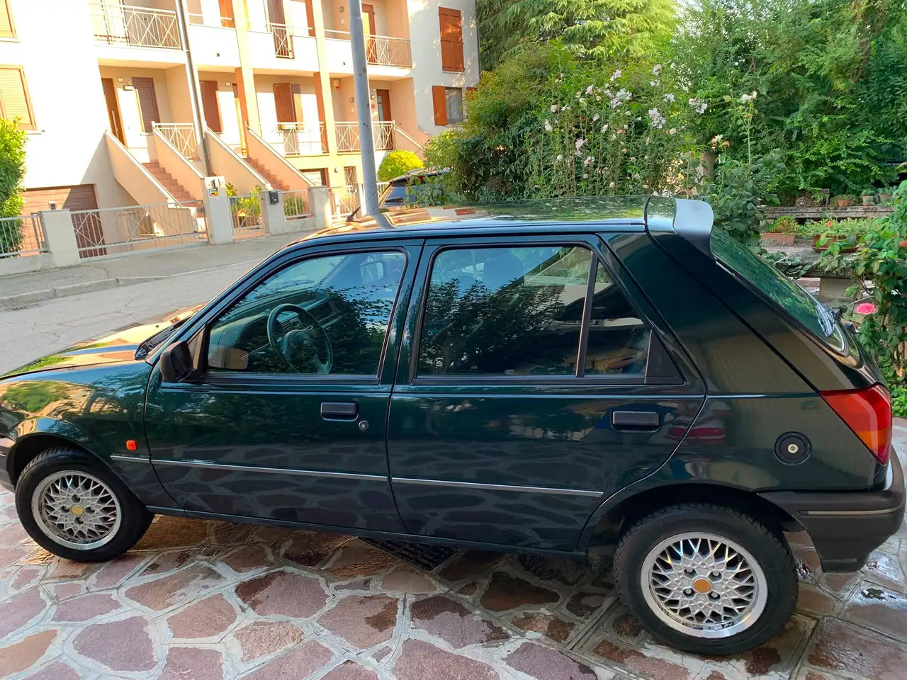 Ford Fiesta 5p 1.3i Newport, foto 3