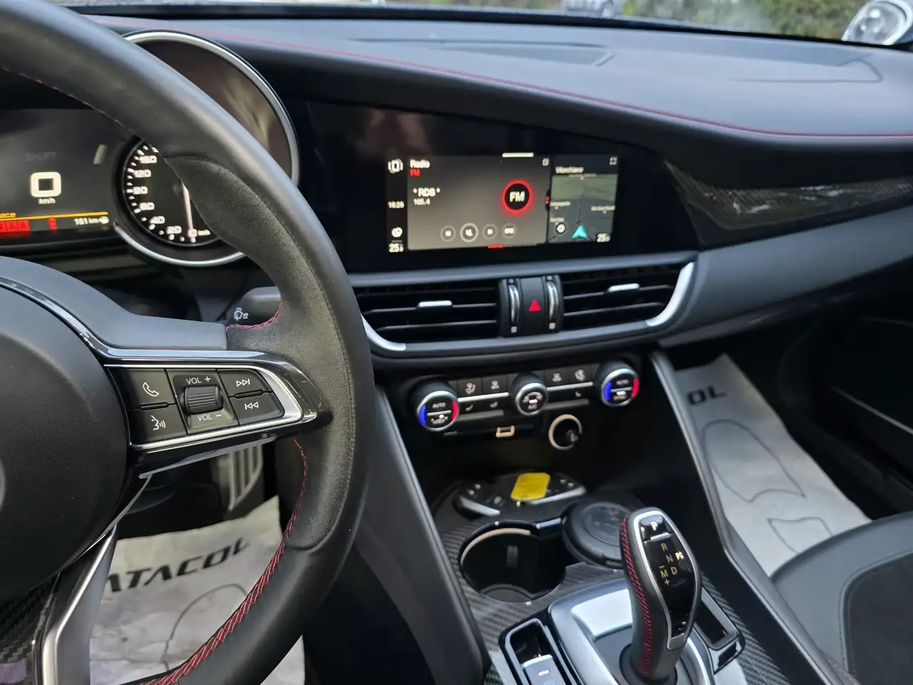 Alfa Romeo Giulia 2021 — фото 16