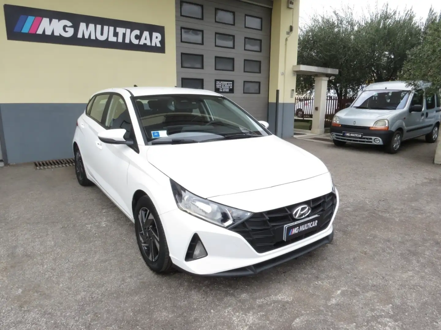 Hyundai i20 1.2 Connectline Gpl km 41.000. tagliandata Hyundai Bianco - 1