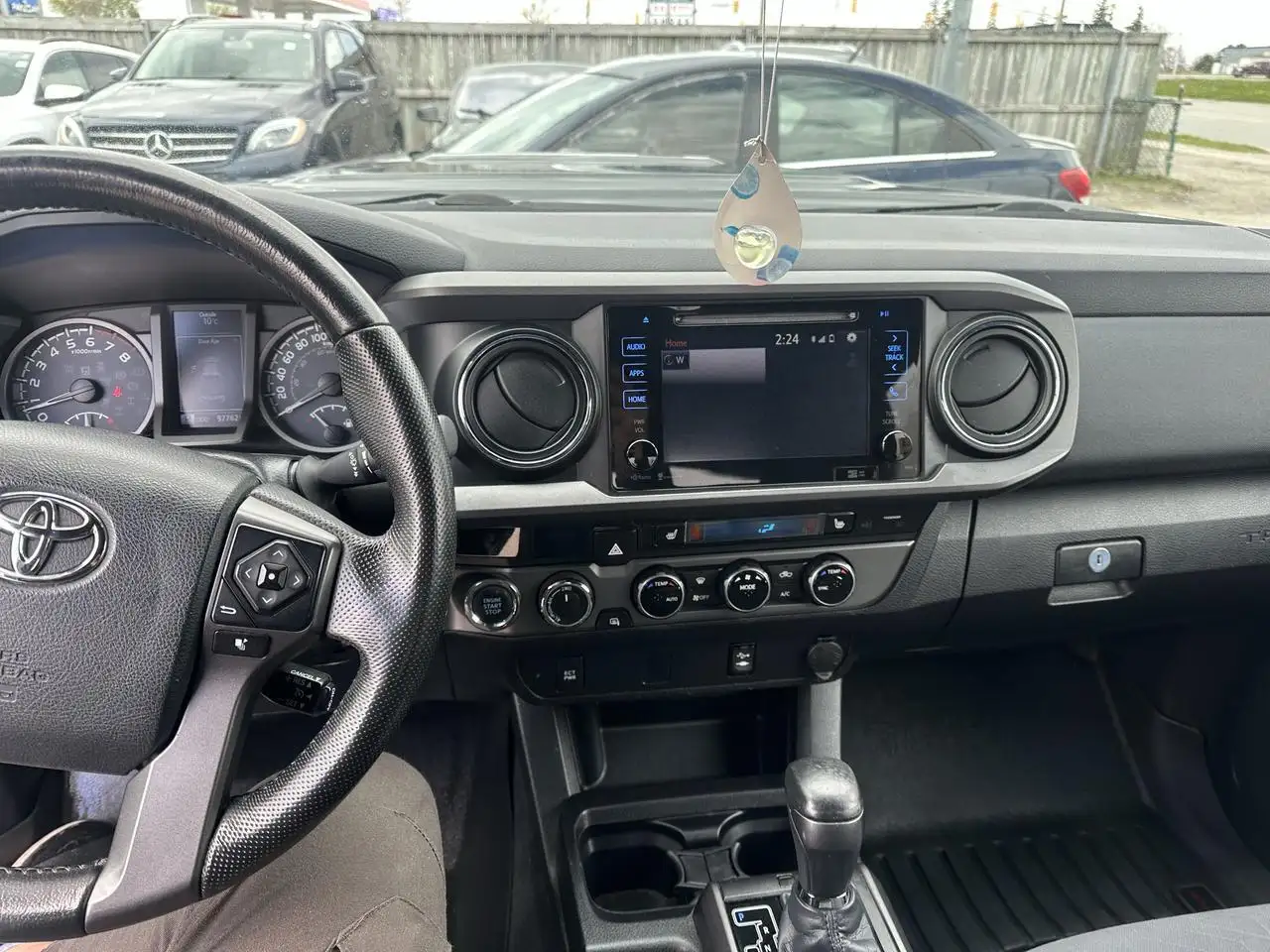 Toyota Tacoma снимка Toyota Tacoma