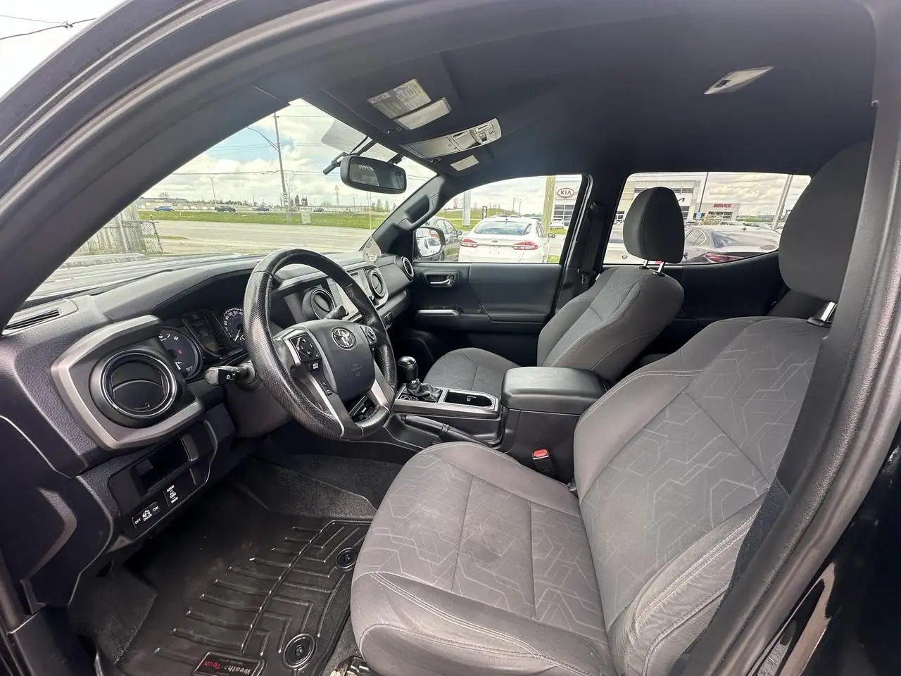 Toyota Tacoma снимка Toyota Tacoma