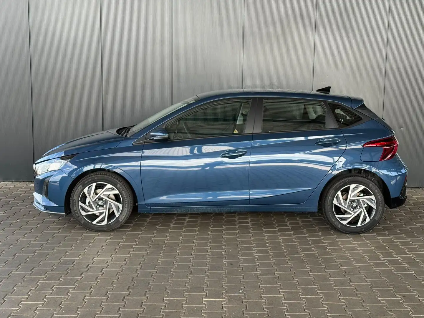 Hyundai i20 Smart 1.0 T-GDi 90PS 7DCT Automatik / Navi PDC ... Blau - 2