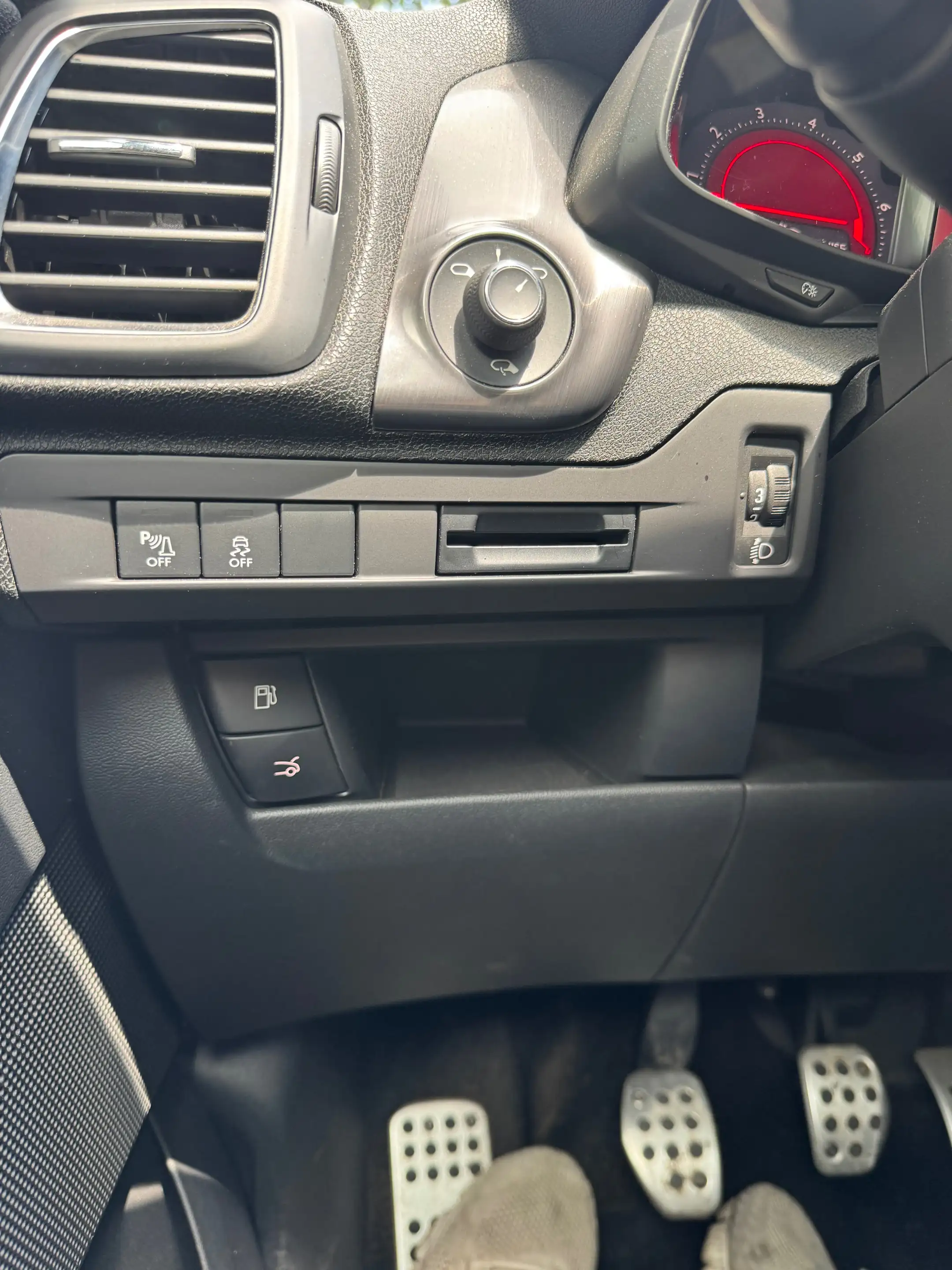 Citroen DS5 DS5 THP 200 Pure Pearl — photo 11