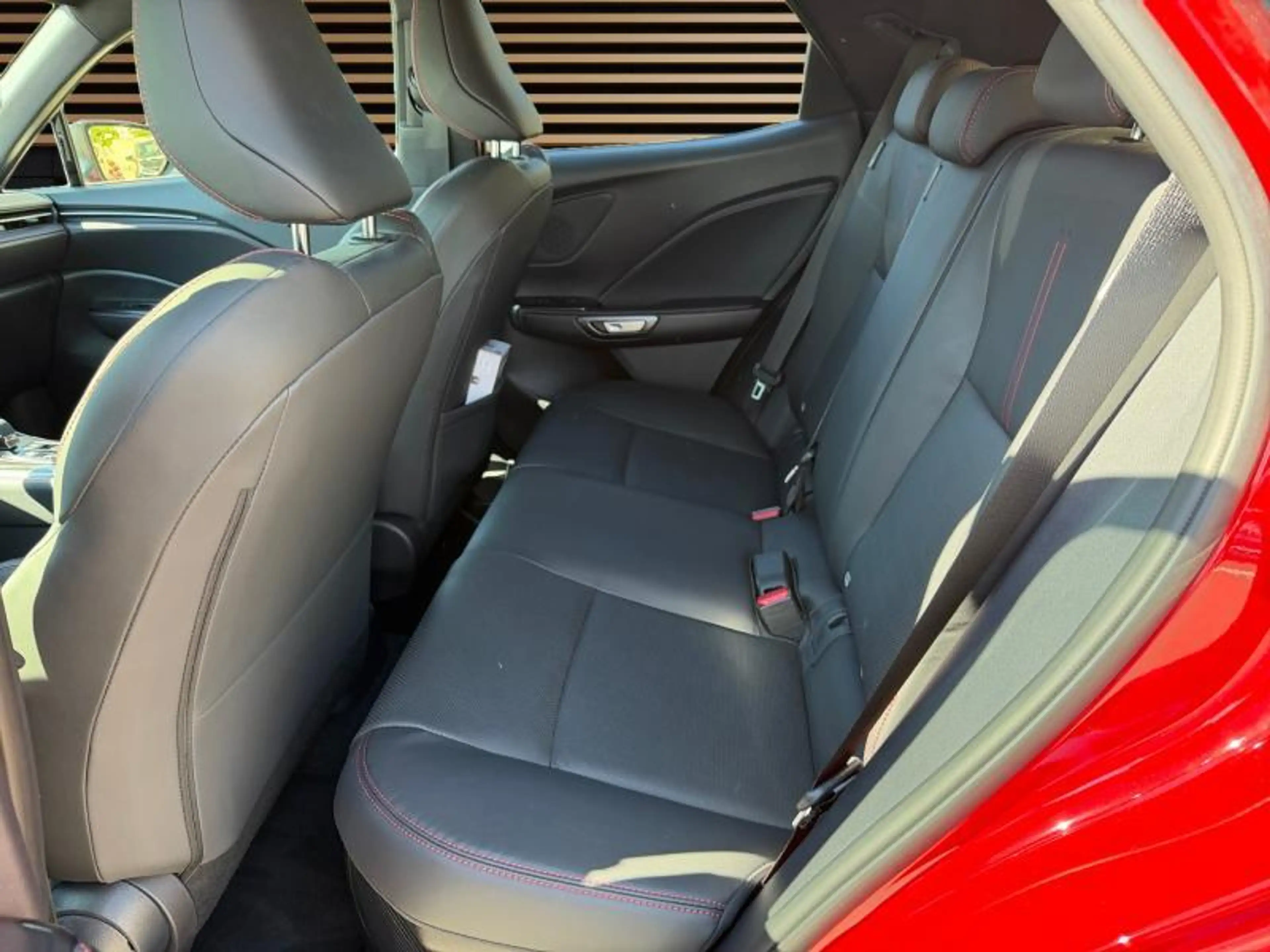 Lexus LBX Emotion — photo 12