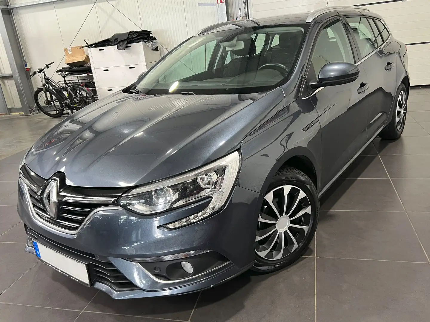 Renault Megane IV 1.5 dCi Grandtour Automatik *Navi*AHK* Grau - 1