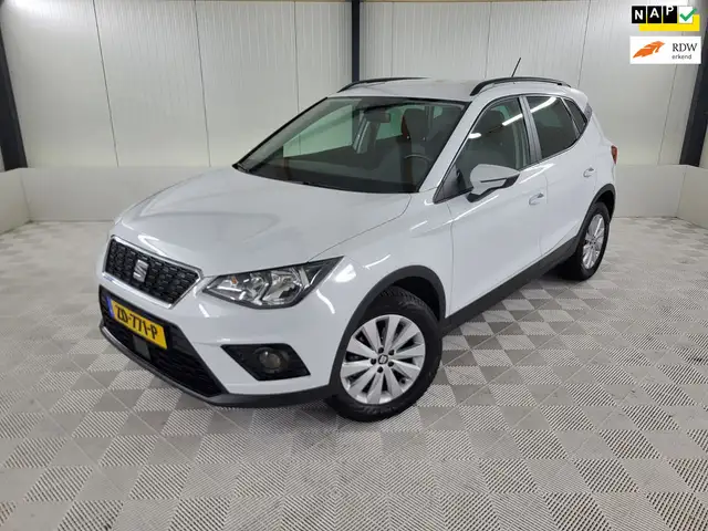 SEAT Arona Style Business Intense, Automaat, Camera, Navigati