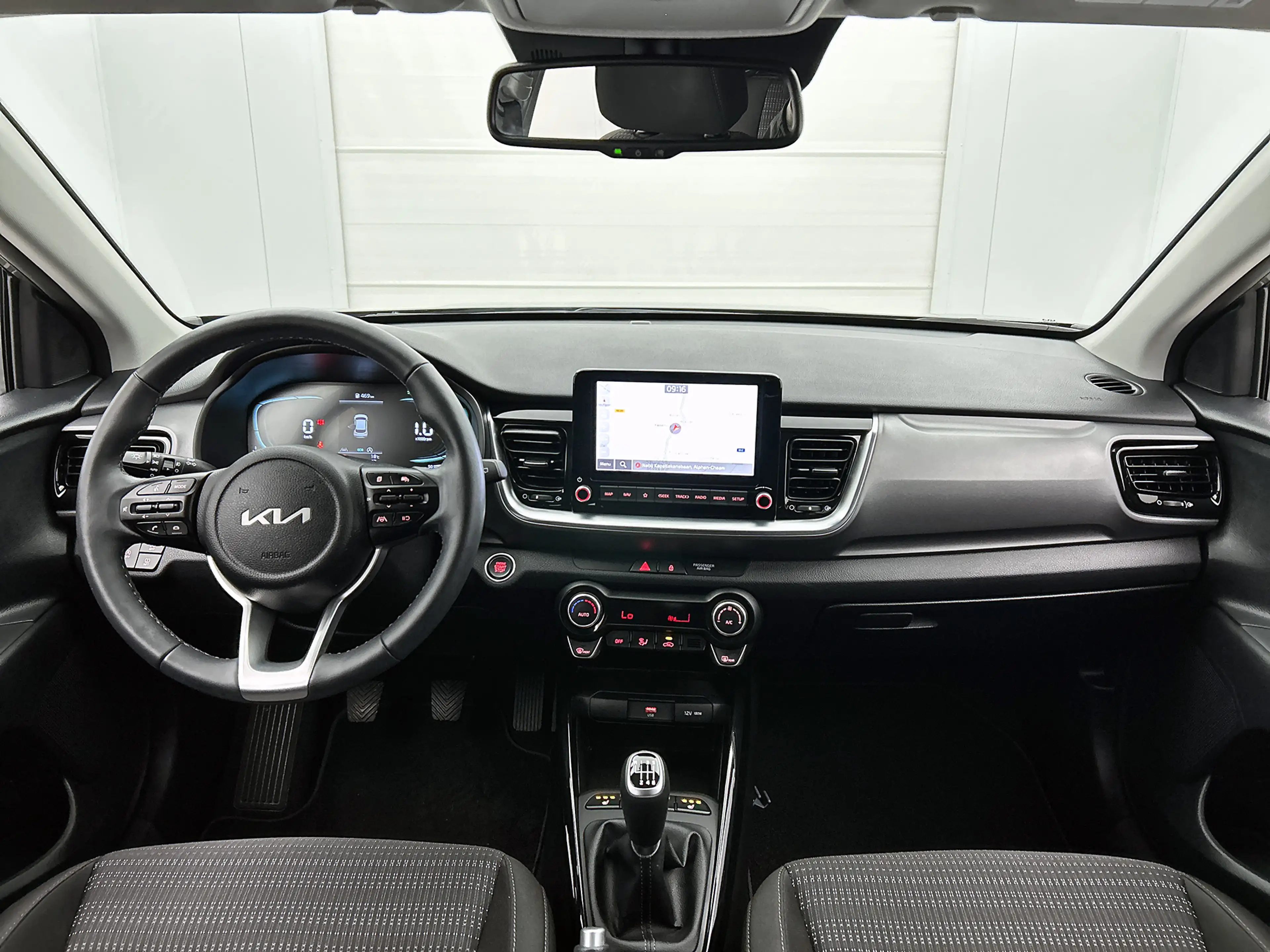 Kia Stonic 1.0 T-GDi MHEV DynamicPlusLine | Climate Control | — photo 4
