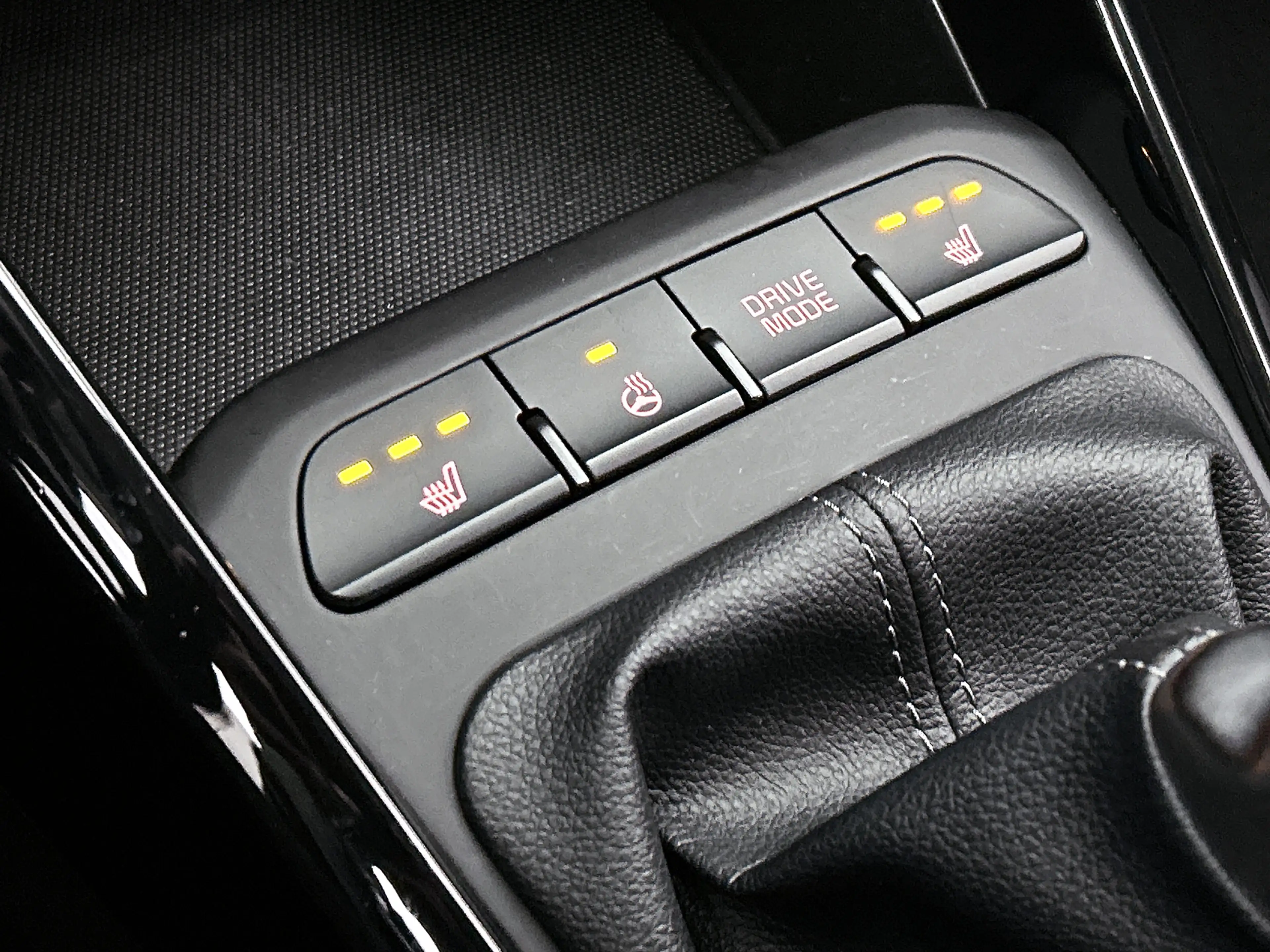 Kia Stonic 1.0 T-GDi MHEV DynamicPlusLine | Climate Control | — photo 11