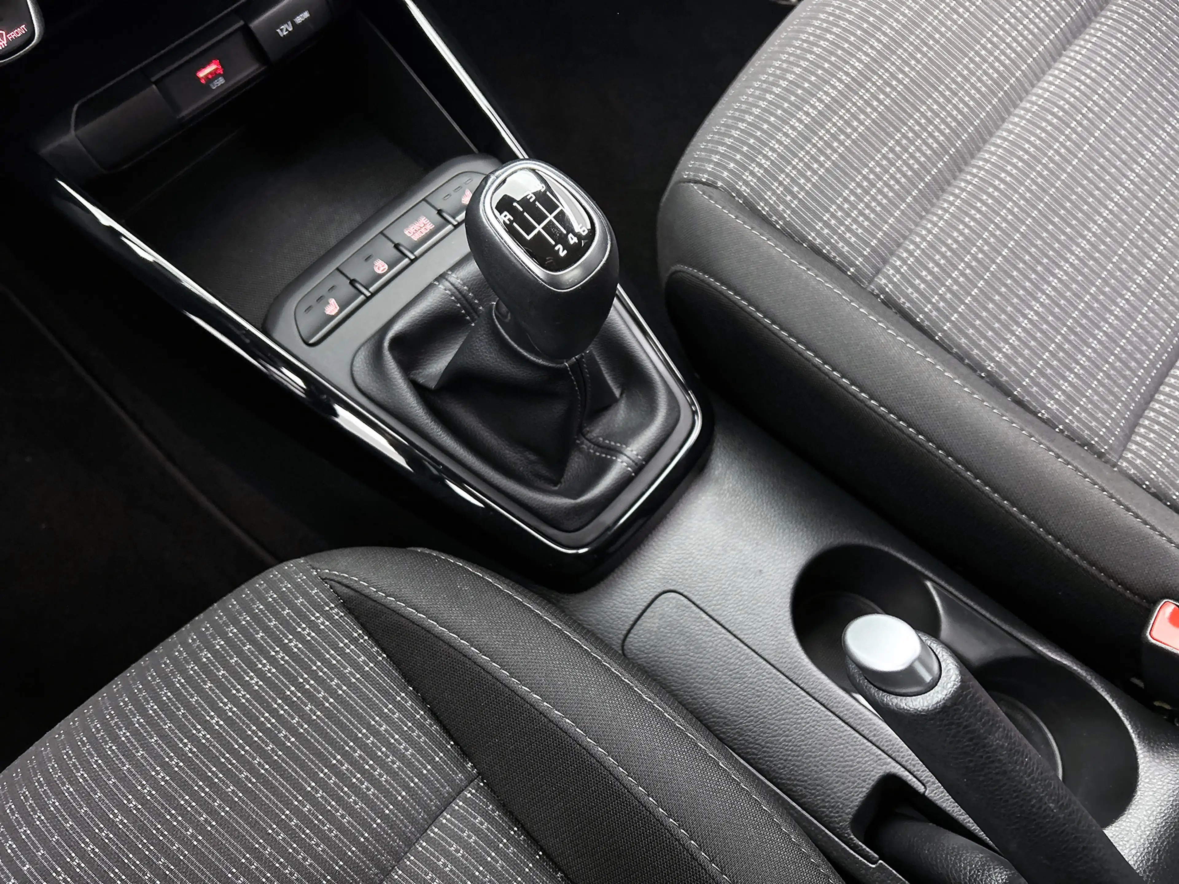 Kia Stonic 1.0 T-GDi MHEV DynamicPlusLine | Climate Control | — photo 12