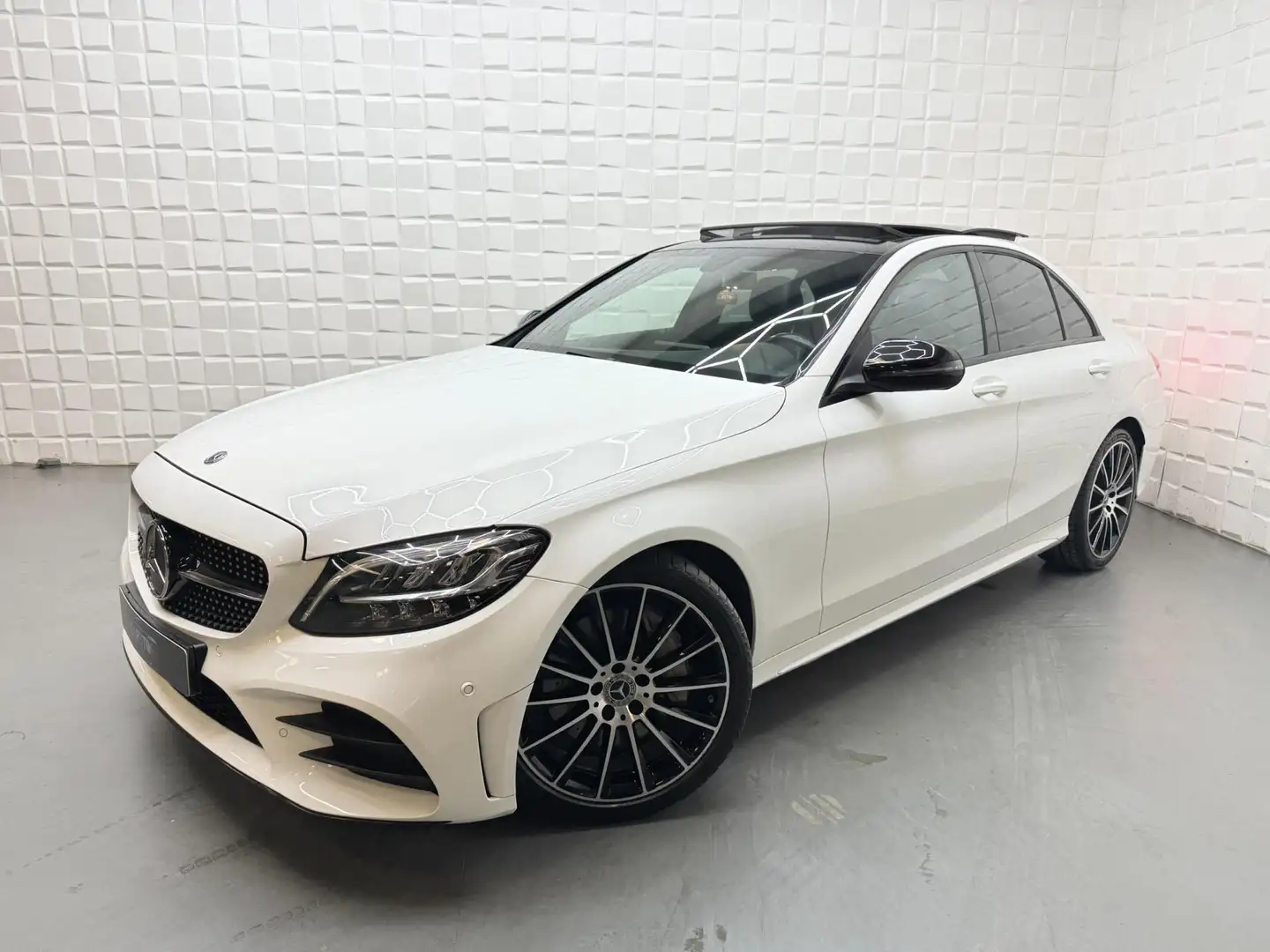 Mercedes-Benz C 300 AMG PANO NIGHT CAMERA LEER Blanc - 1