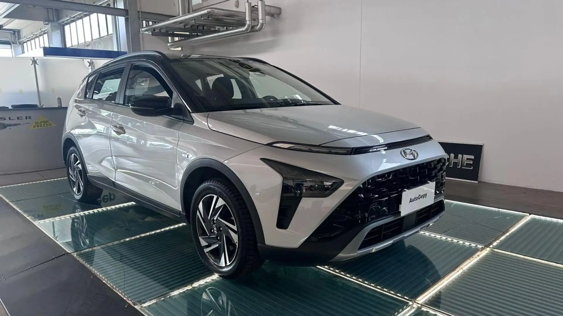 Hyundai BAYON 1.0 T-GDI Hybrid 48V iMT XLine"NEO PATENTATI" Gris - 1