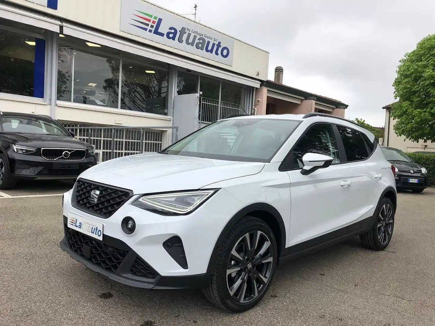 SEAT Arona 1.0 EcoTSI Black Edition Bianco - 1