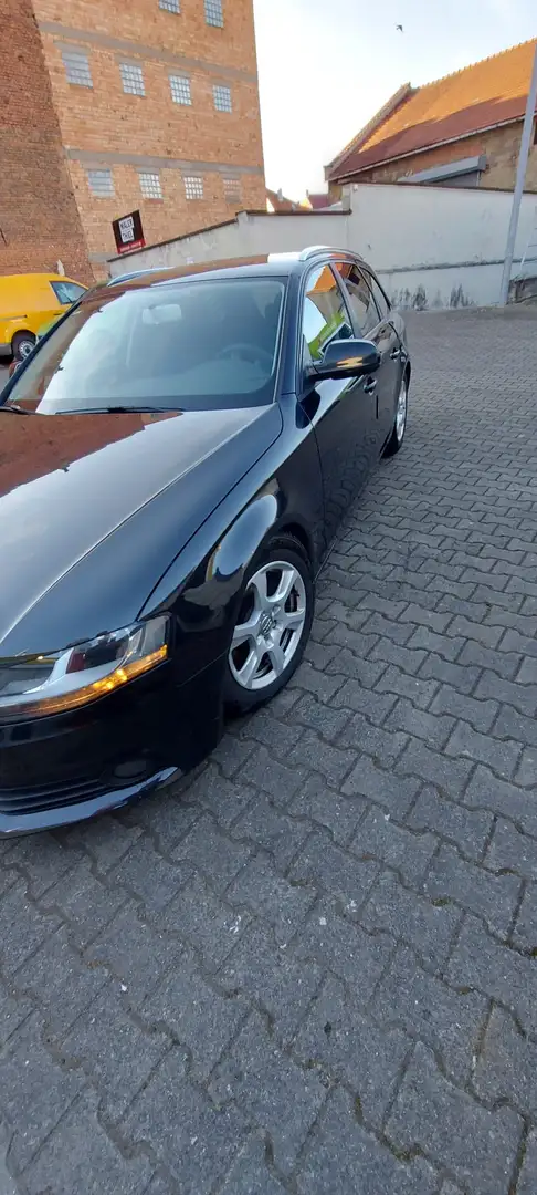 Audi A4 Attraction Schwarz - 2