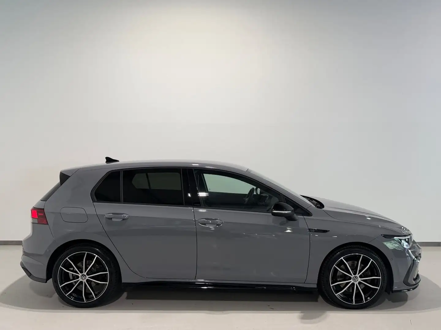 Volkswagen Golf VIII 2.0TDI R-Line 4Motion/HEAD-UP/Harman/AHK/ACC Grau - 2