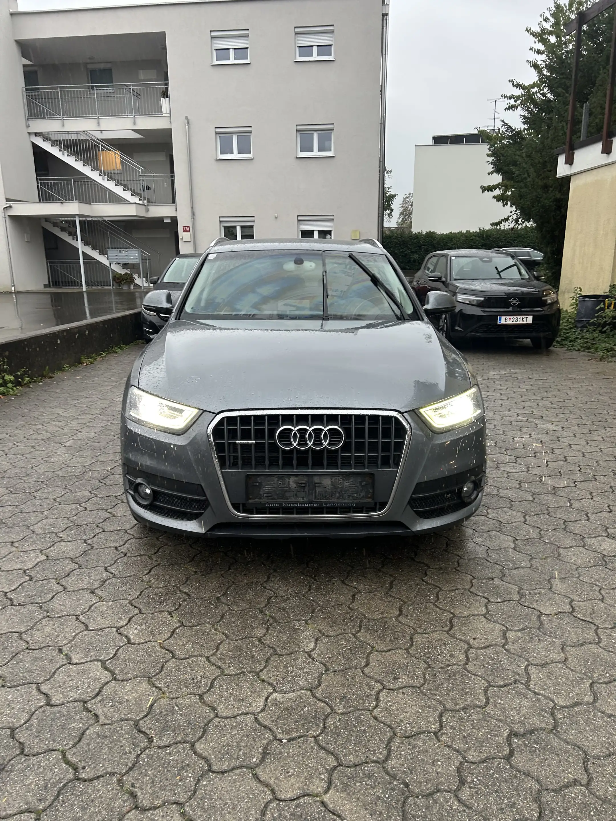 Audi Q3 2,0 TDI quattro DPF S-tronic — photo 3