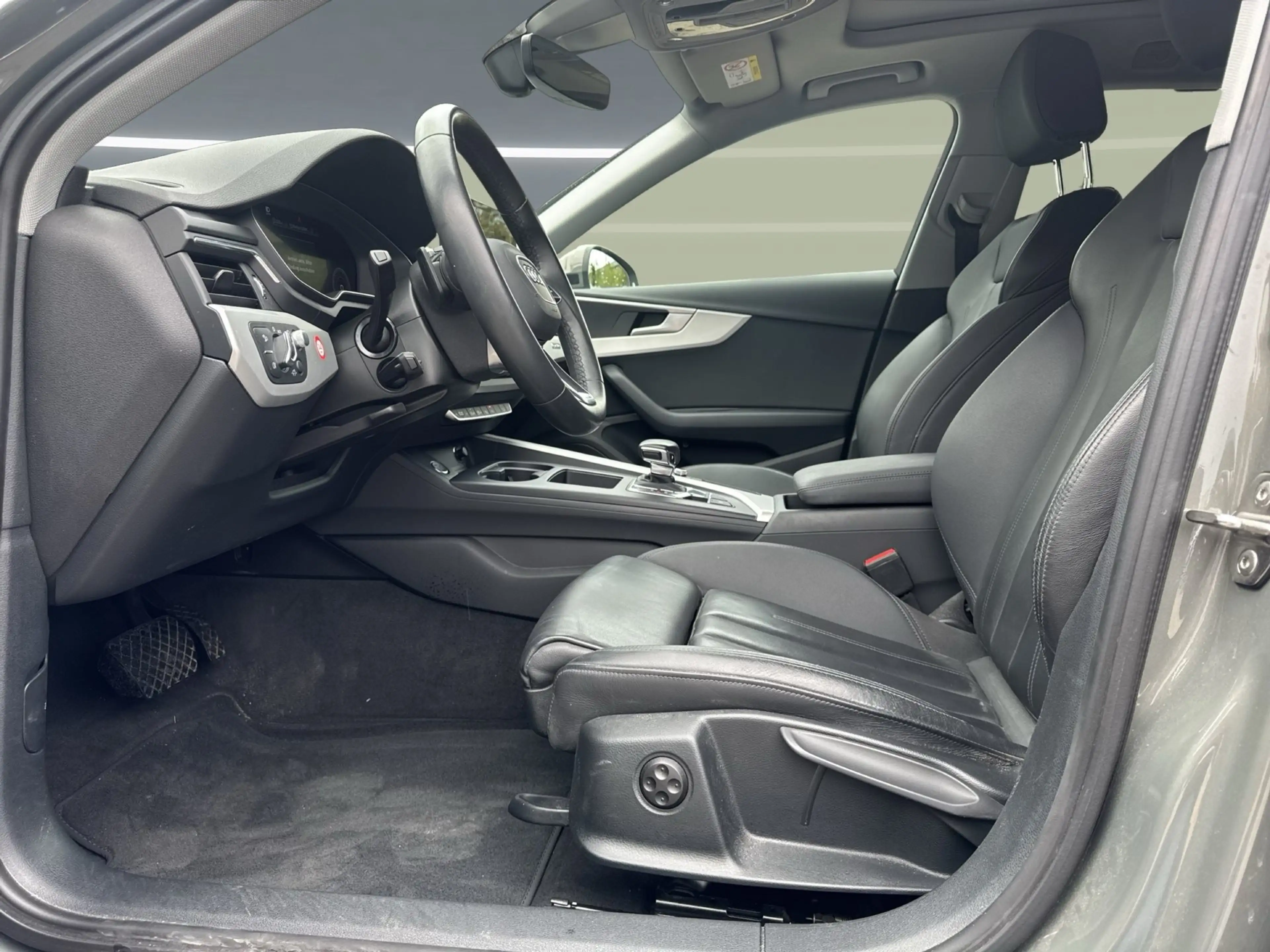 Audi A4 allroad 40 TDI qu MATRIX PANO 360° PDC+ 18" — photo 14