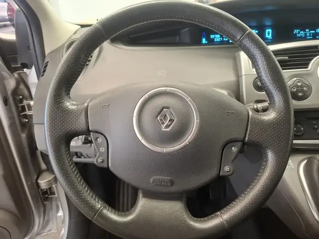 Renault Scenic view 12