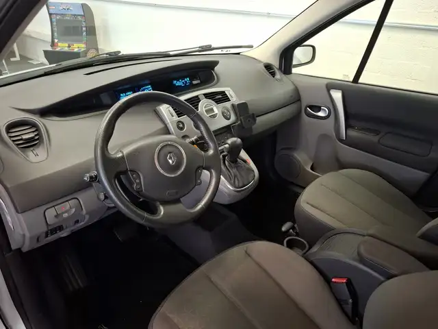 Renault Scenic view 6