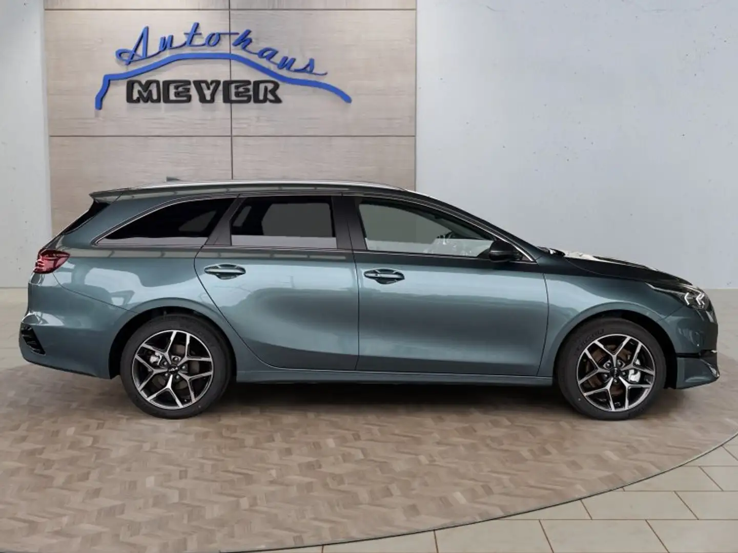 Kia Ceed / cee'd Sportswagon 1,5 T-GDI 17*Alu/LED/Navi/Keyless    * Grau - 2