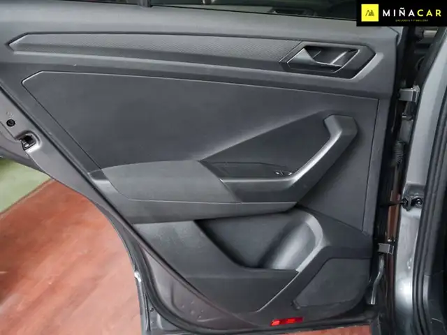 Volkswagen T-Roc view 22