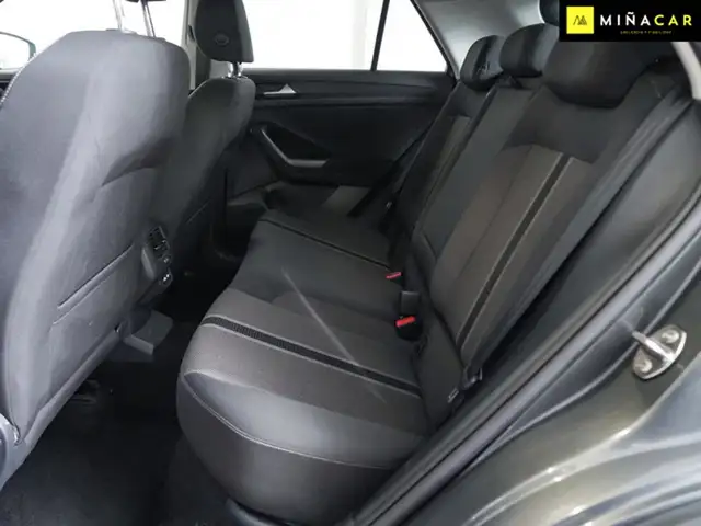 Volkswagen T-Roc view 7