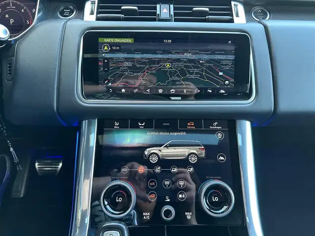 Land Rover Range Rover Sport view 13