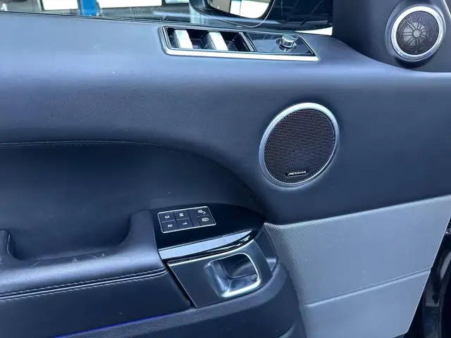 Land Rover Range Rover Sport view 14
