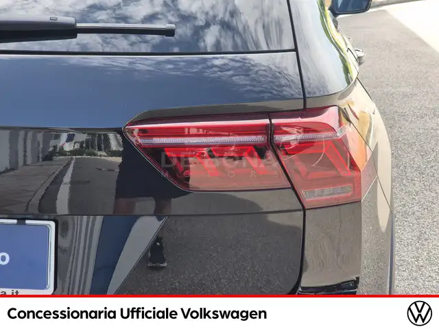Volkswagen Tiguan view 23