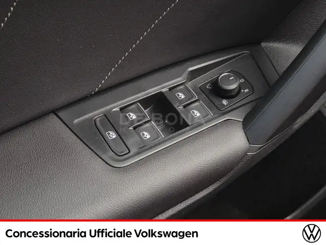 Volkswagen Tiguan view 20