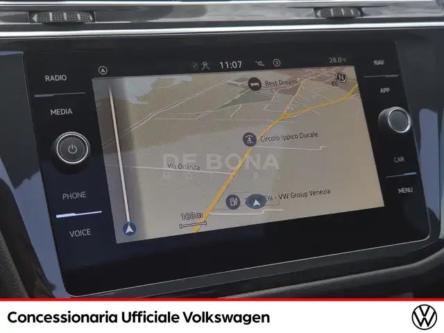 Volkswagen Tiguan view 12