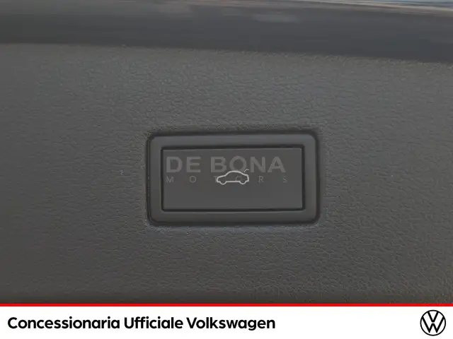Volkswagen Tiguan view 22