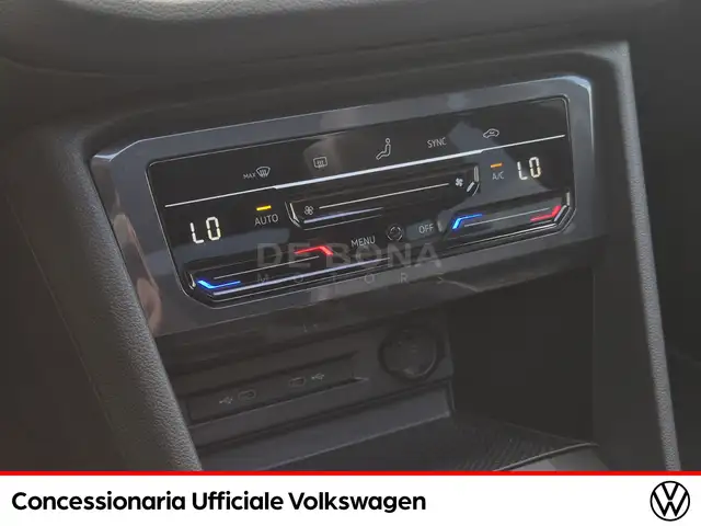 Volkswagen Tiguan view 15