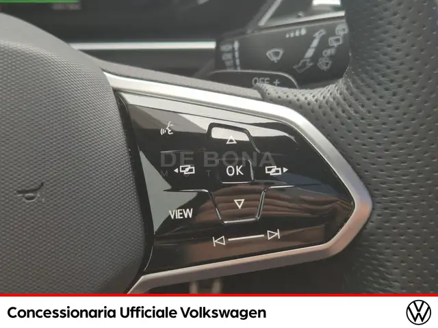 Volkswagen Tiguan view 17