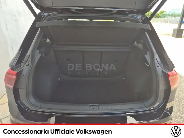 Volkswagen Tiguan view 21