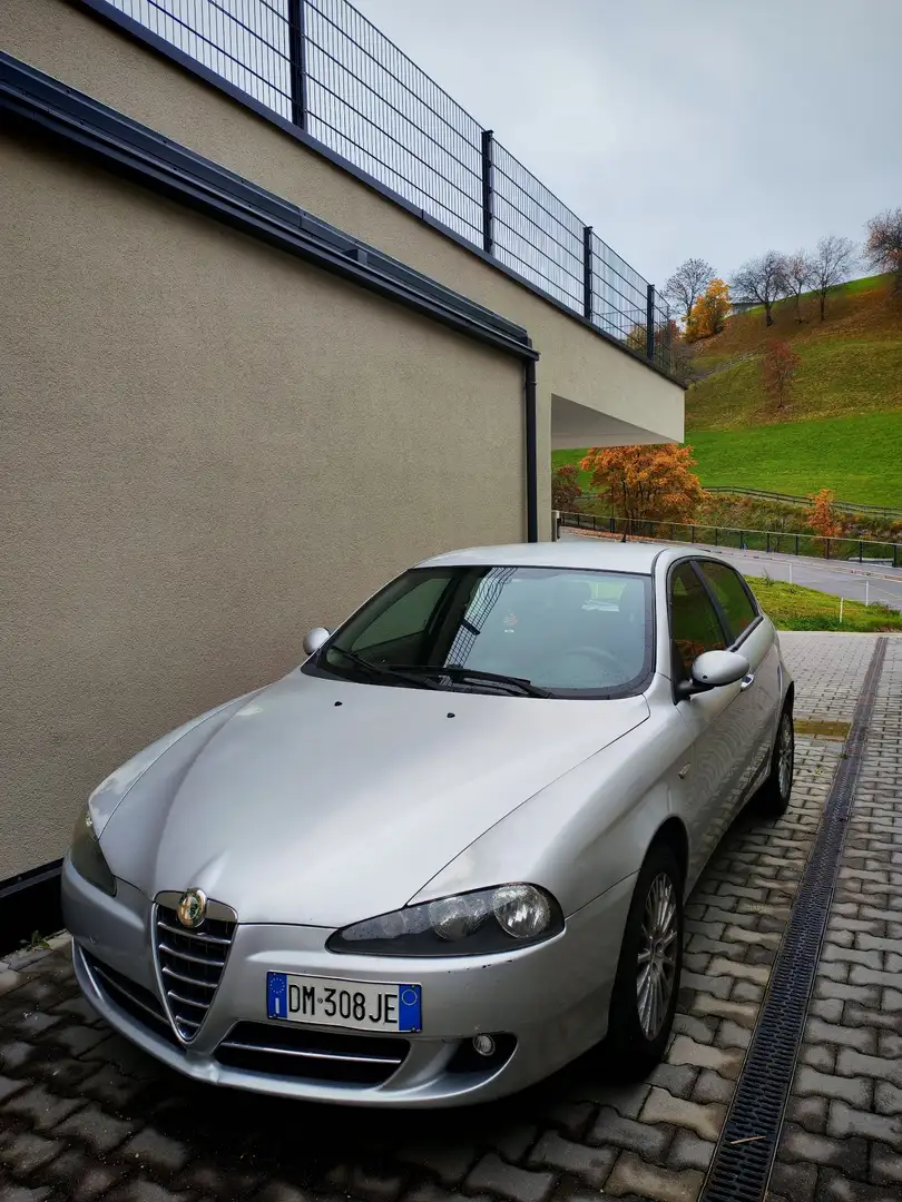 Alfa Romeo 147 5p 1.6 ts 16v Impression 105cv - 1