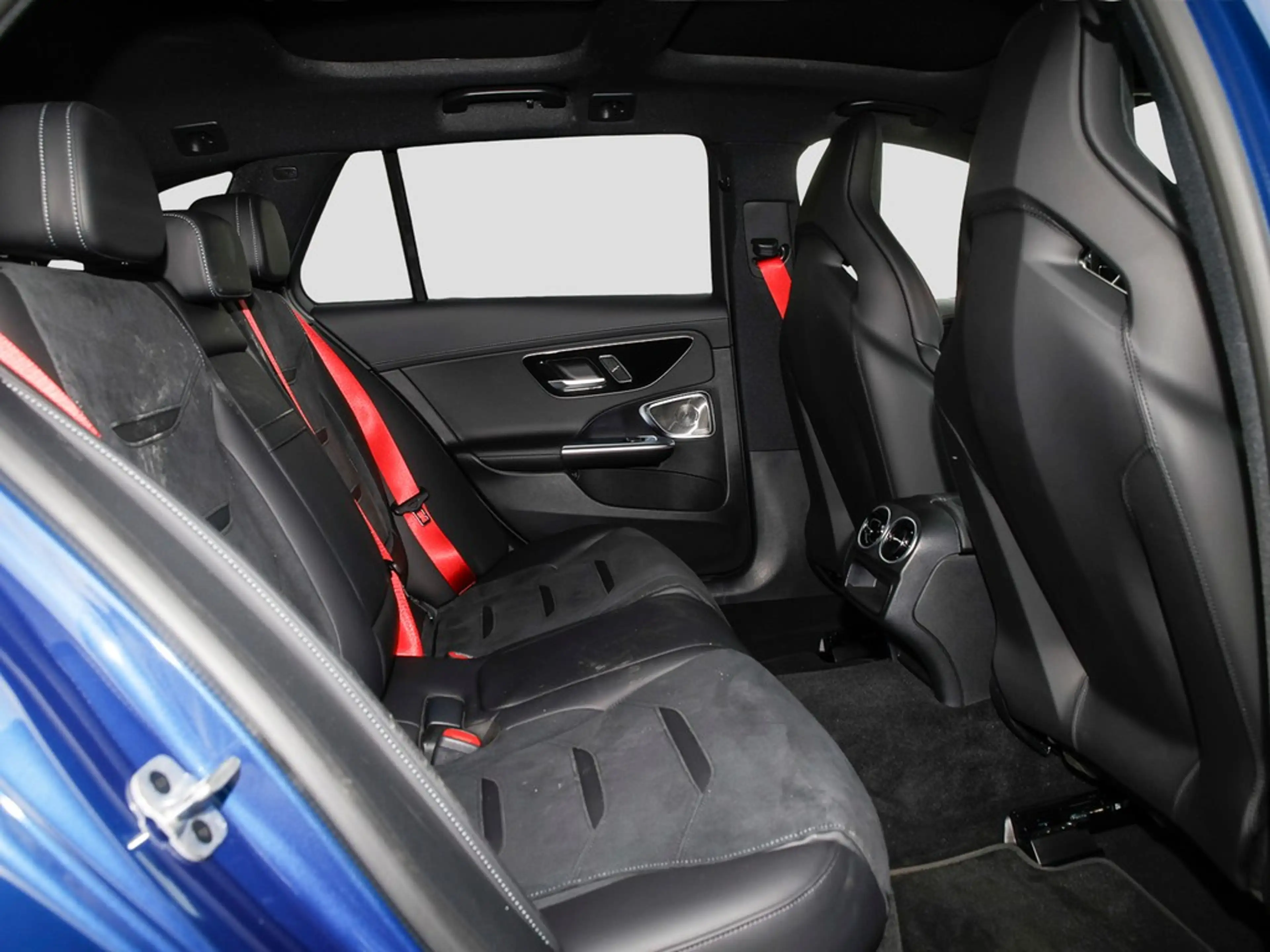 Mercedes-Benz C 63 AMG T S E Performance Night HeadUp Panorama — photo 11