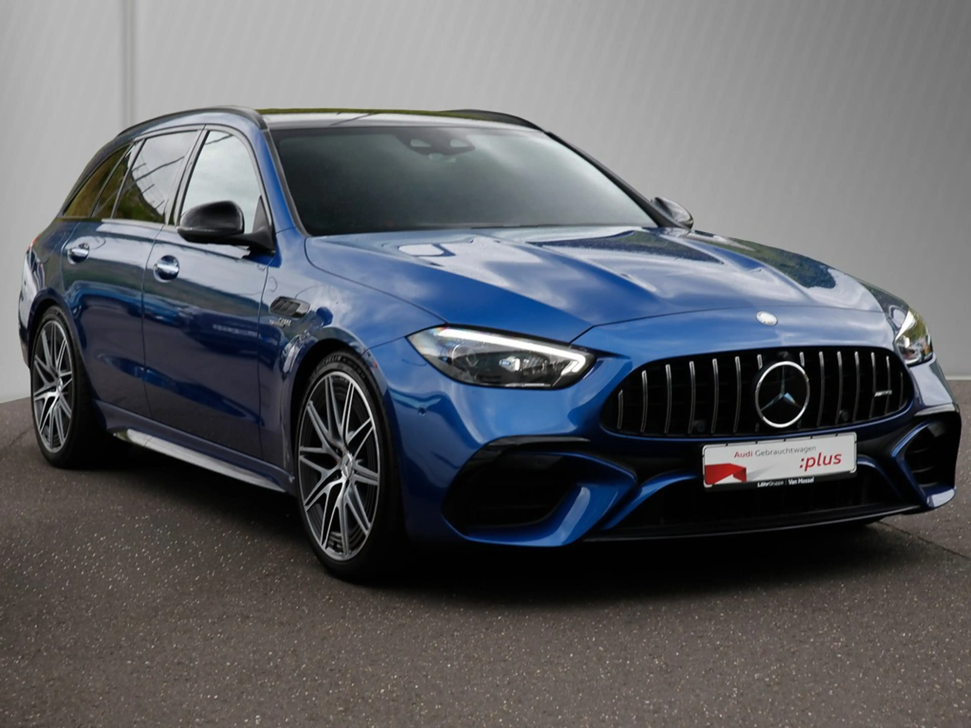 Mercedes-Benz C 63 AMG T S E Performance Night HeadUp Panorama — photo 4
