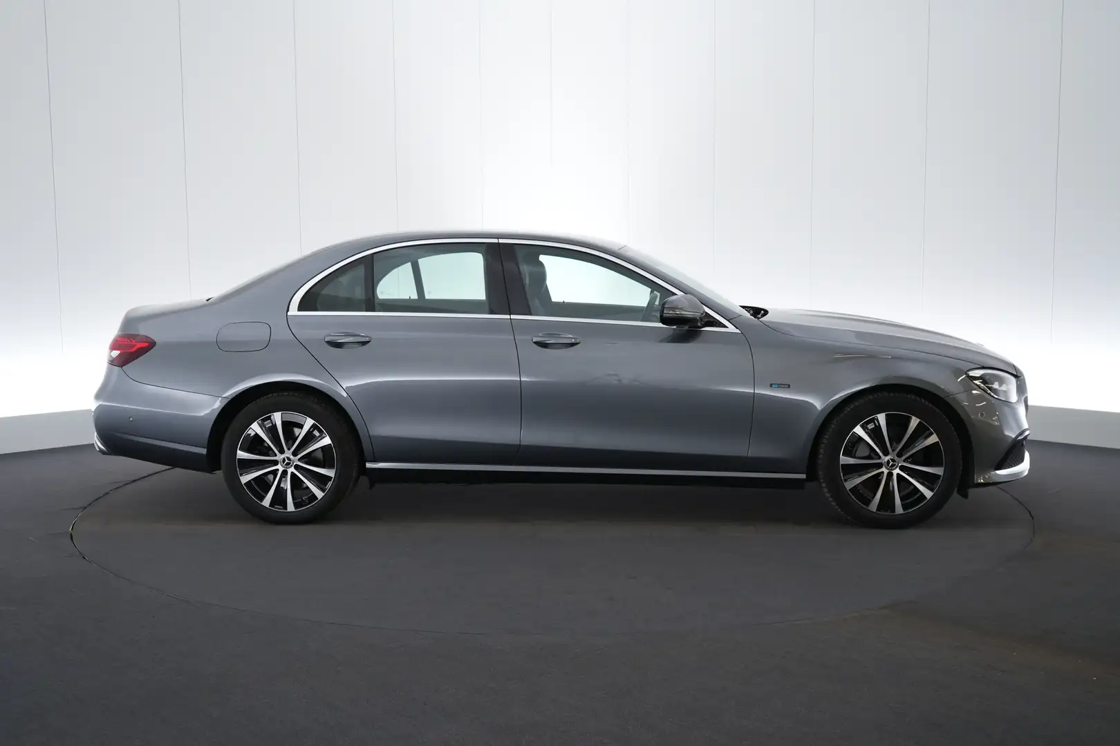 Mercedes-Benz E 300 300e PHEV Business Solution Limited LEDER LED BLIS Gris - 2