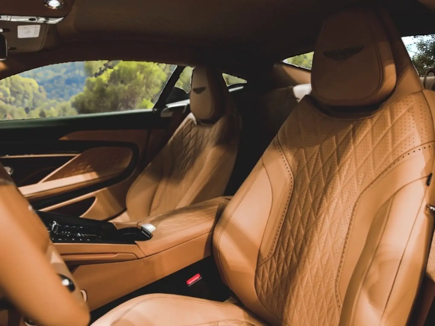 Aston Martin DB12 4.0 V8 Verde - 2