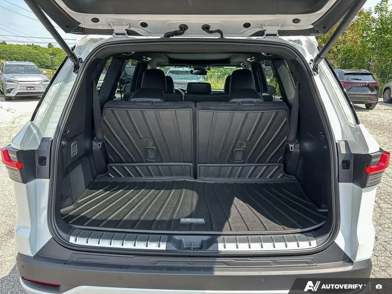 Lexus TX снимка Lexus TX