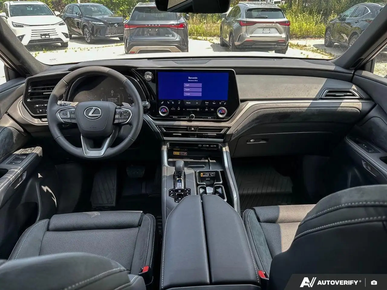 Lexus TX снимка Lexus TX