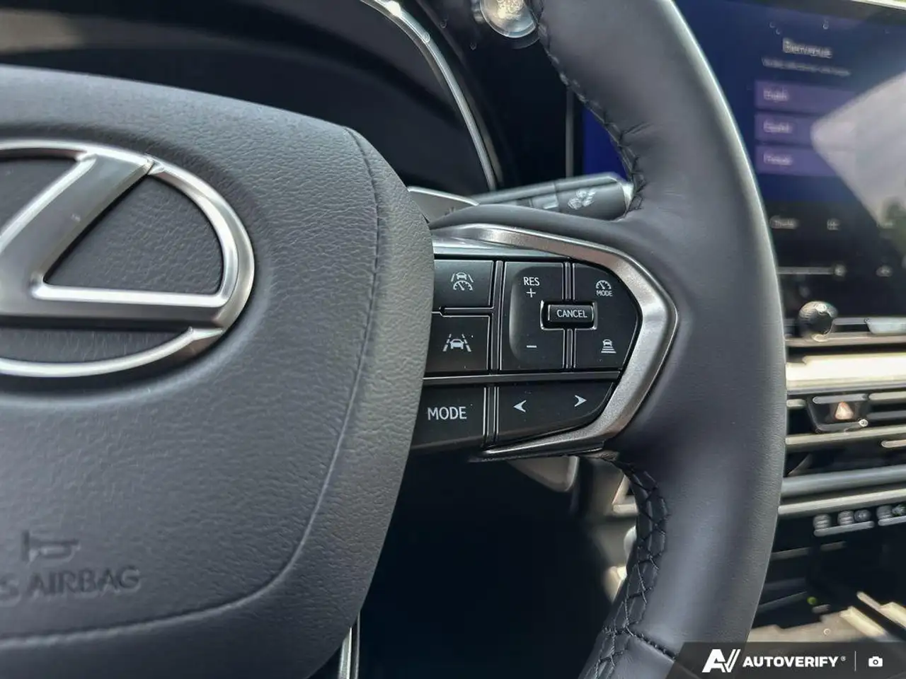 Lexus TX снимка Lexus TX