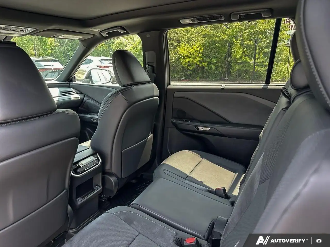 Lexus TX снимка Lexus TX