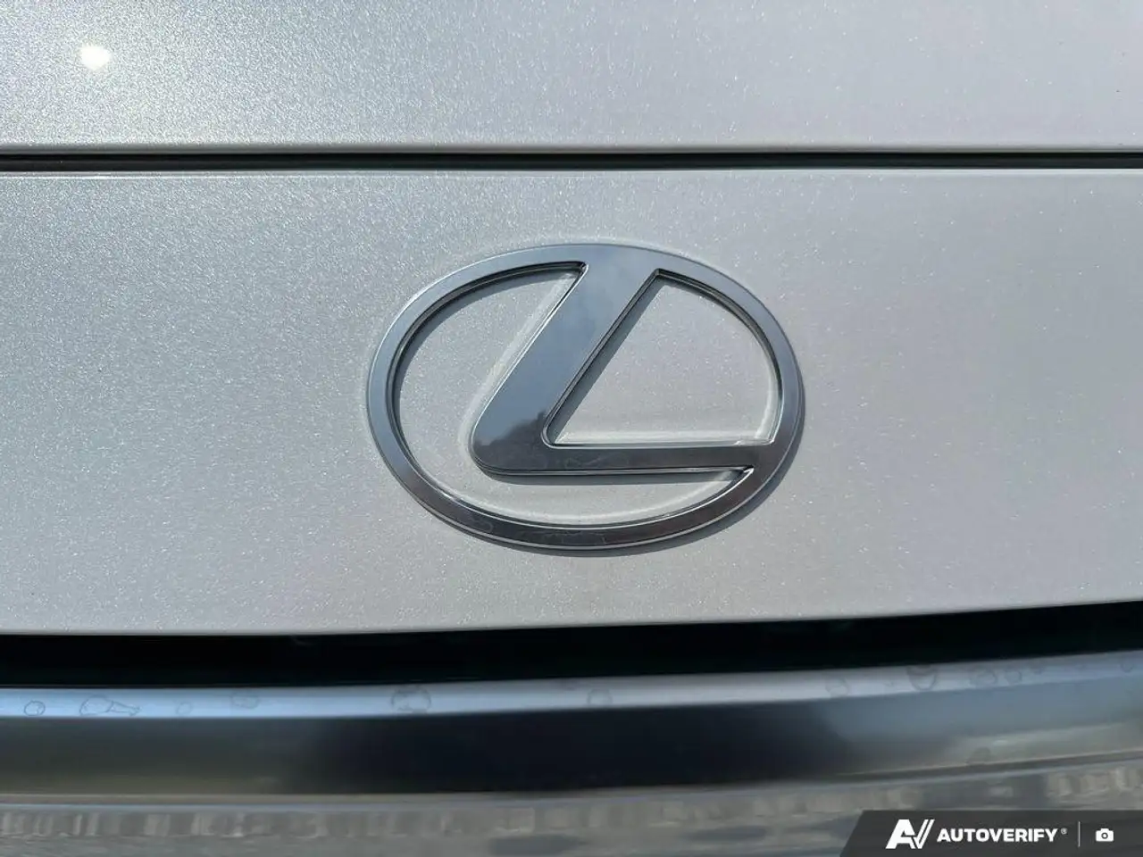 Lexus TX снимка Lexus TX