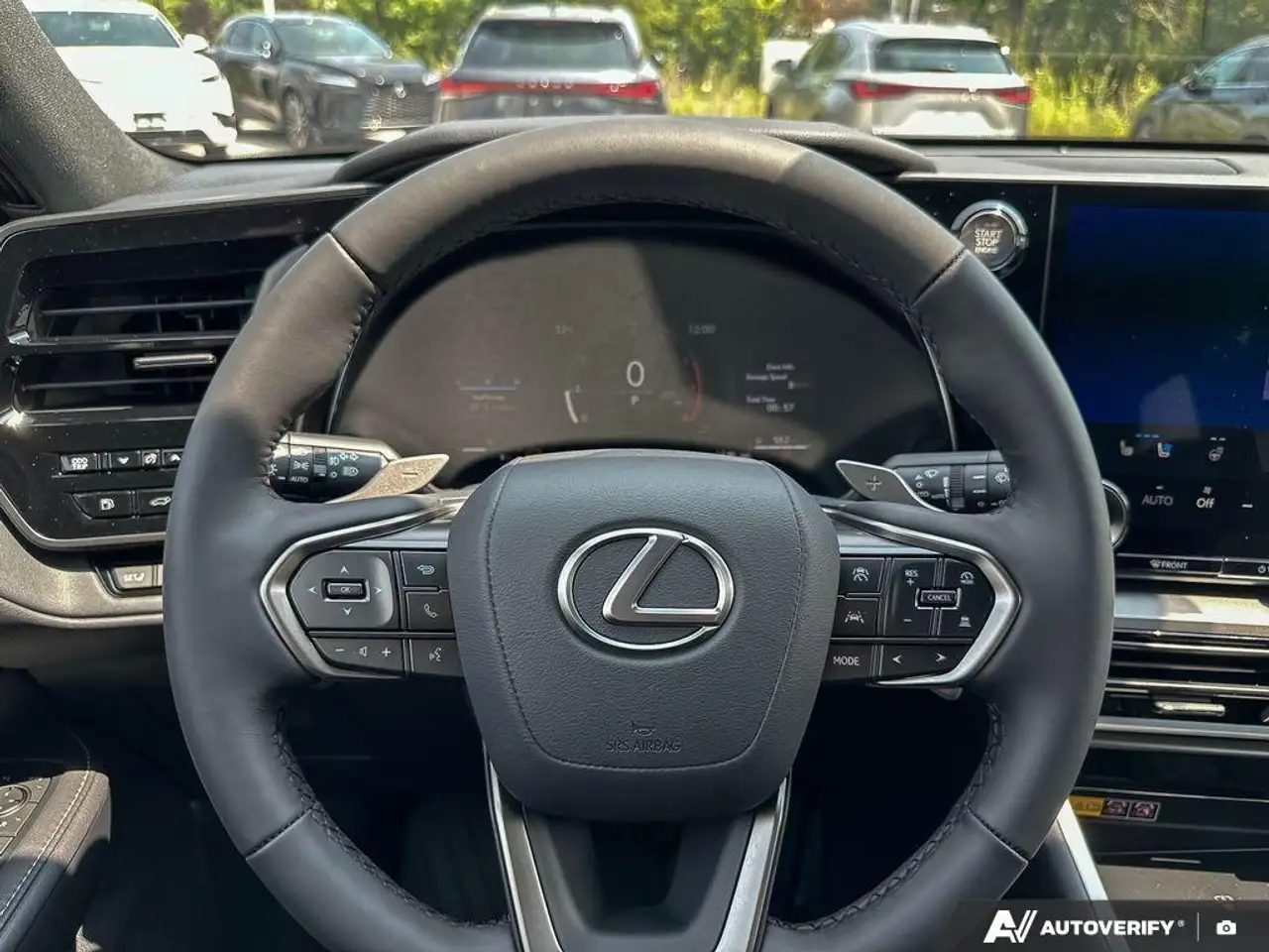 Lexus TX снимка Lexus TX