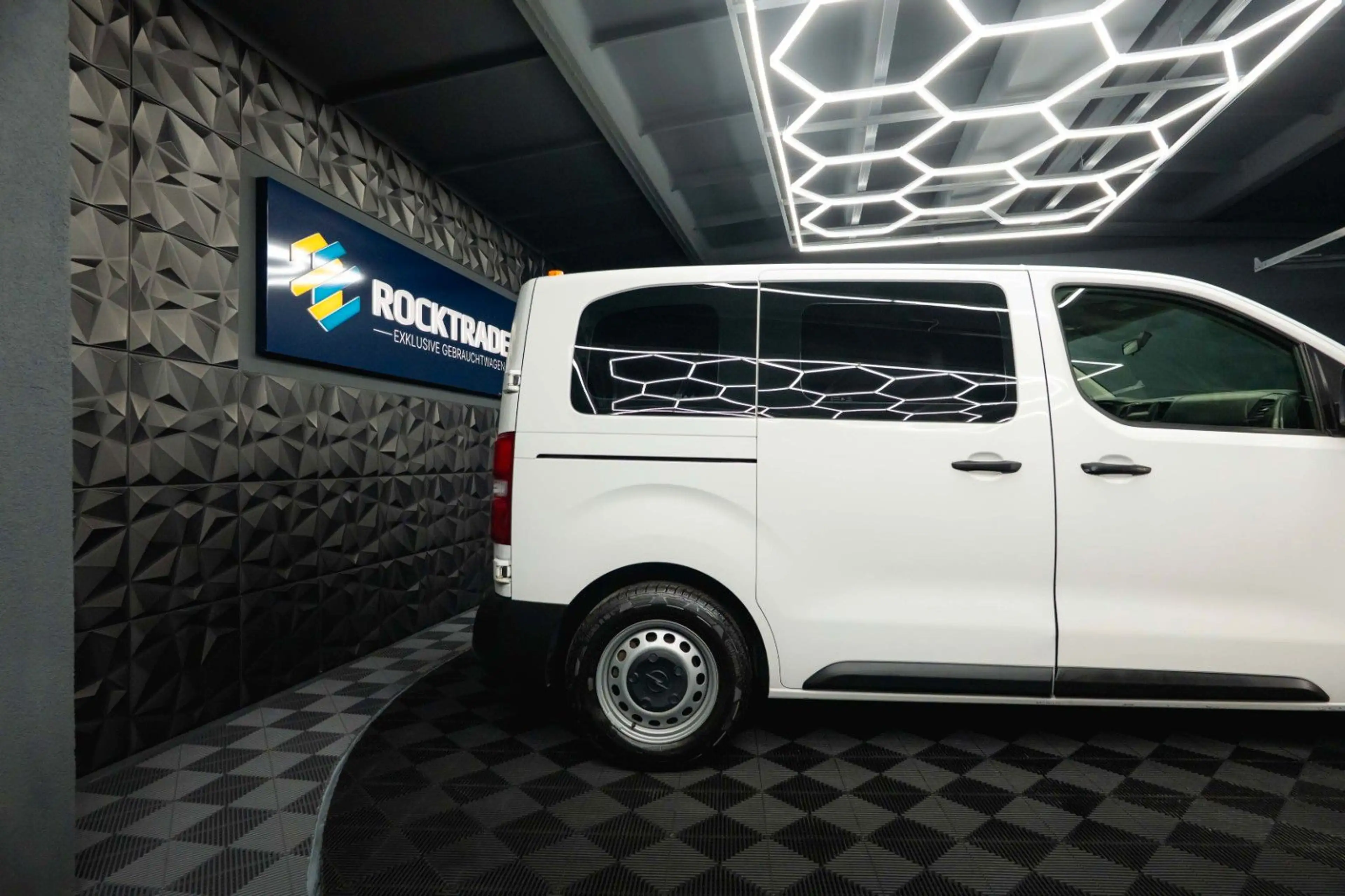 Opel Vivaro Kombi S | 9 Sitze | Klima | DAB | TÜV NEU — photo 10