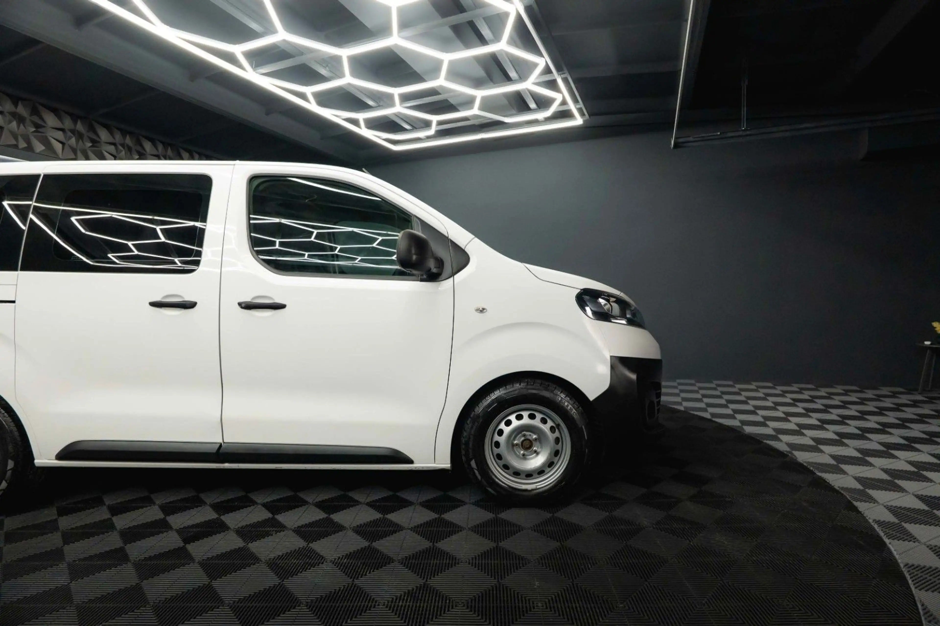 Opel Vivaro Kombi S | 9 Sitze | Klima | DAB | TÜV NEU — photo 11